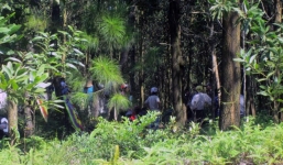 Thi thể bảo vệ công ty cao su chết bí ẩn trong nghĩa địa